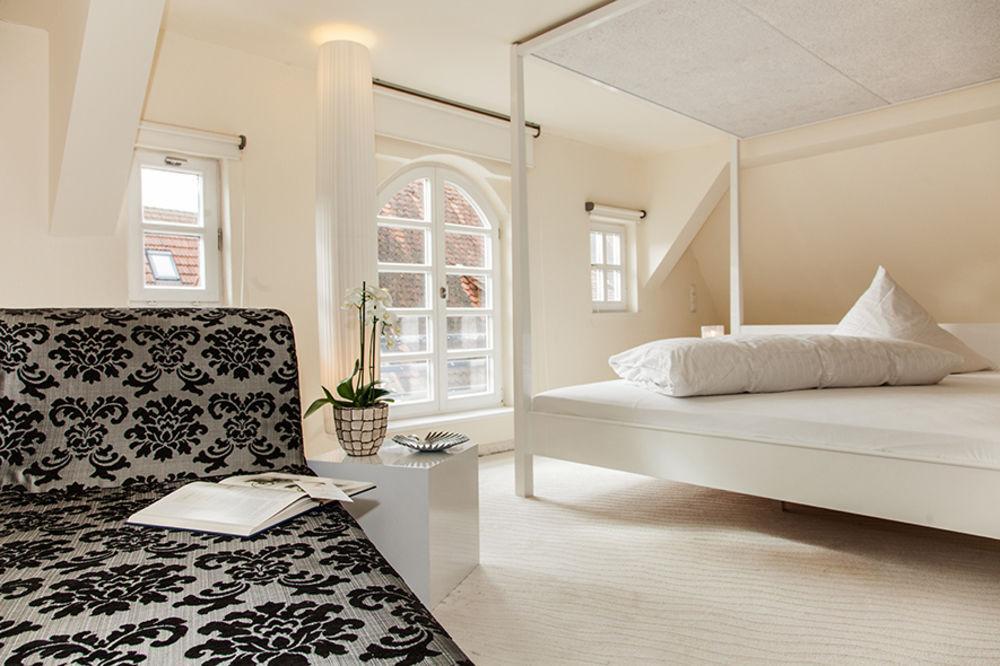 Boutique Hotel Pfauen Schorndorf  Bagian luar foto