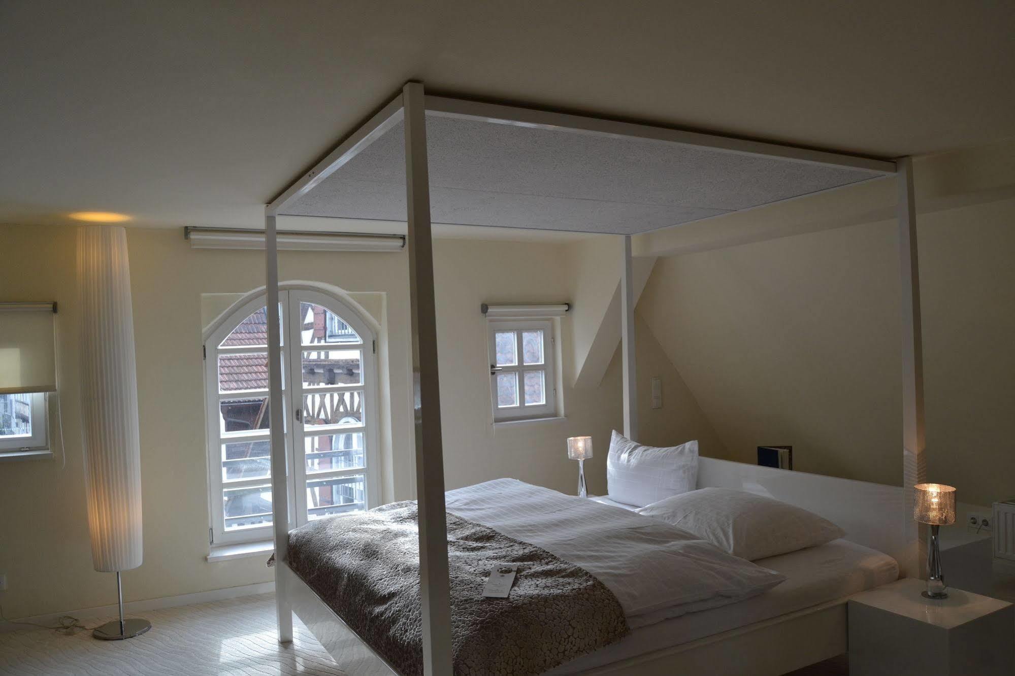 Boutique Hotel Pfauen Schorndorf  Bagian luar foto