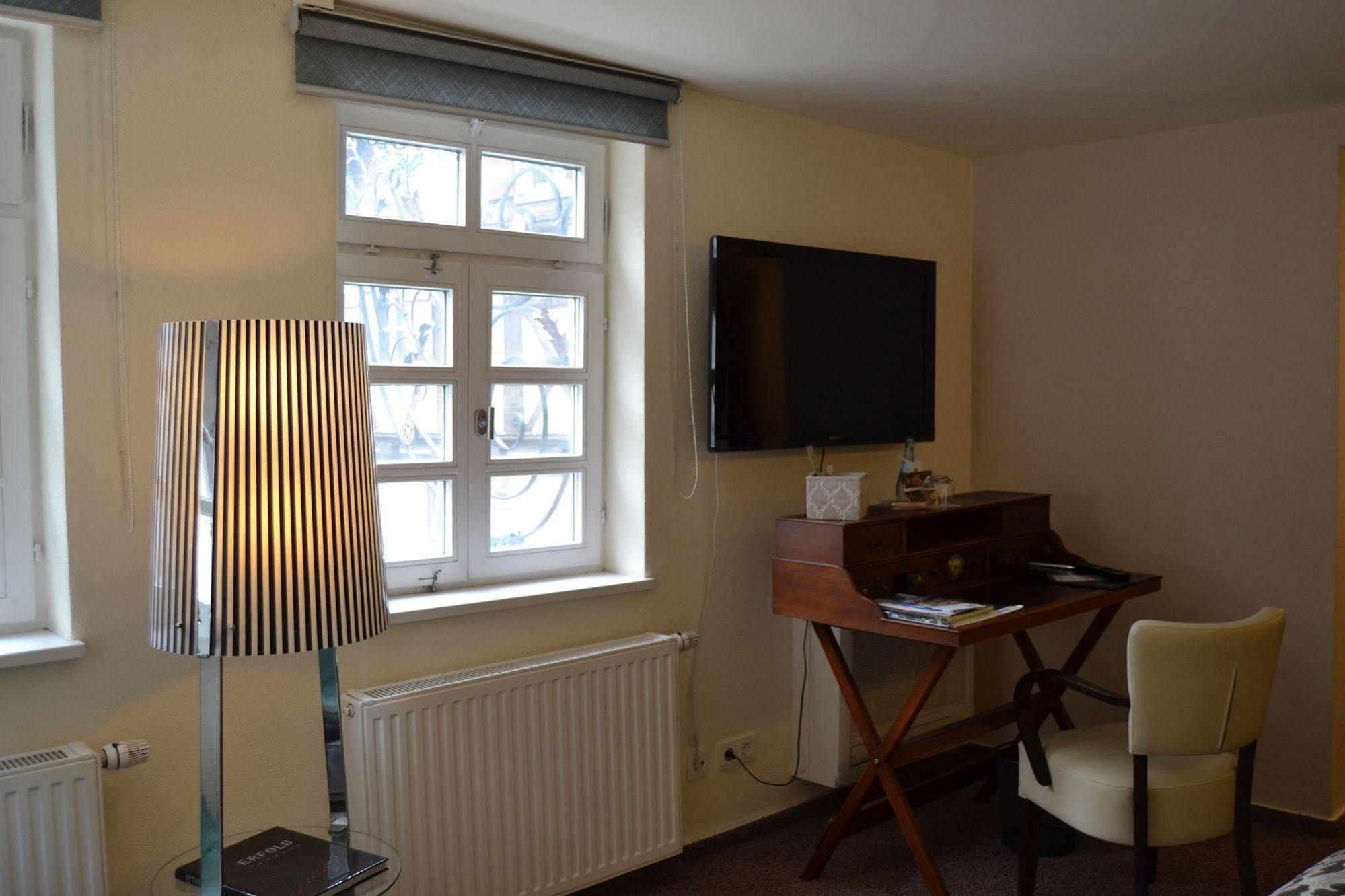 Boutique Hotel Pfauen Schorndorf  Bagian luar foto