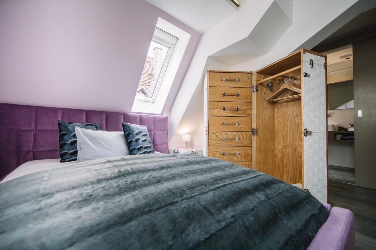 Boutique Hotel Pfauen Schorndorf  Bagian luar foto