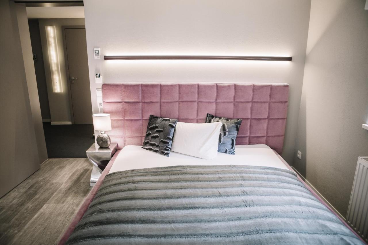 Boutique Hotel Pfauen Schorndorf  Bagian luar foto