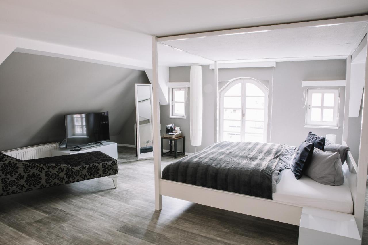 Boutique Hotel Pfauen Schorndorf  Bagian luar foto