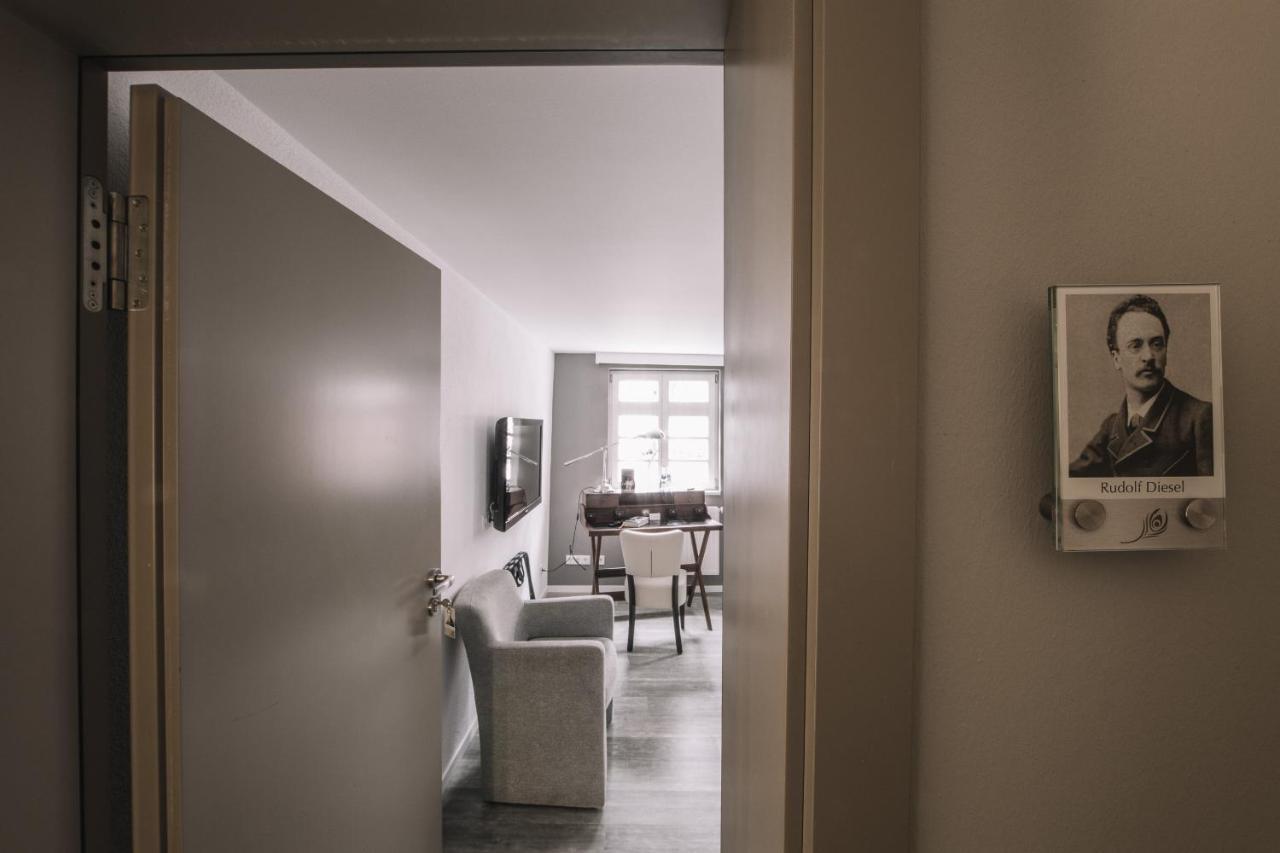 Boutique Hotel Pfauen Schorndorf  Bagian luar foto